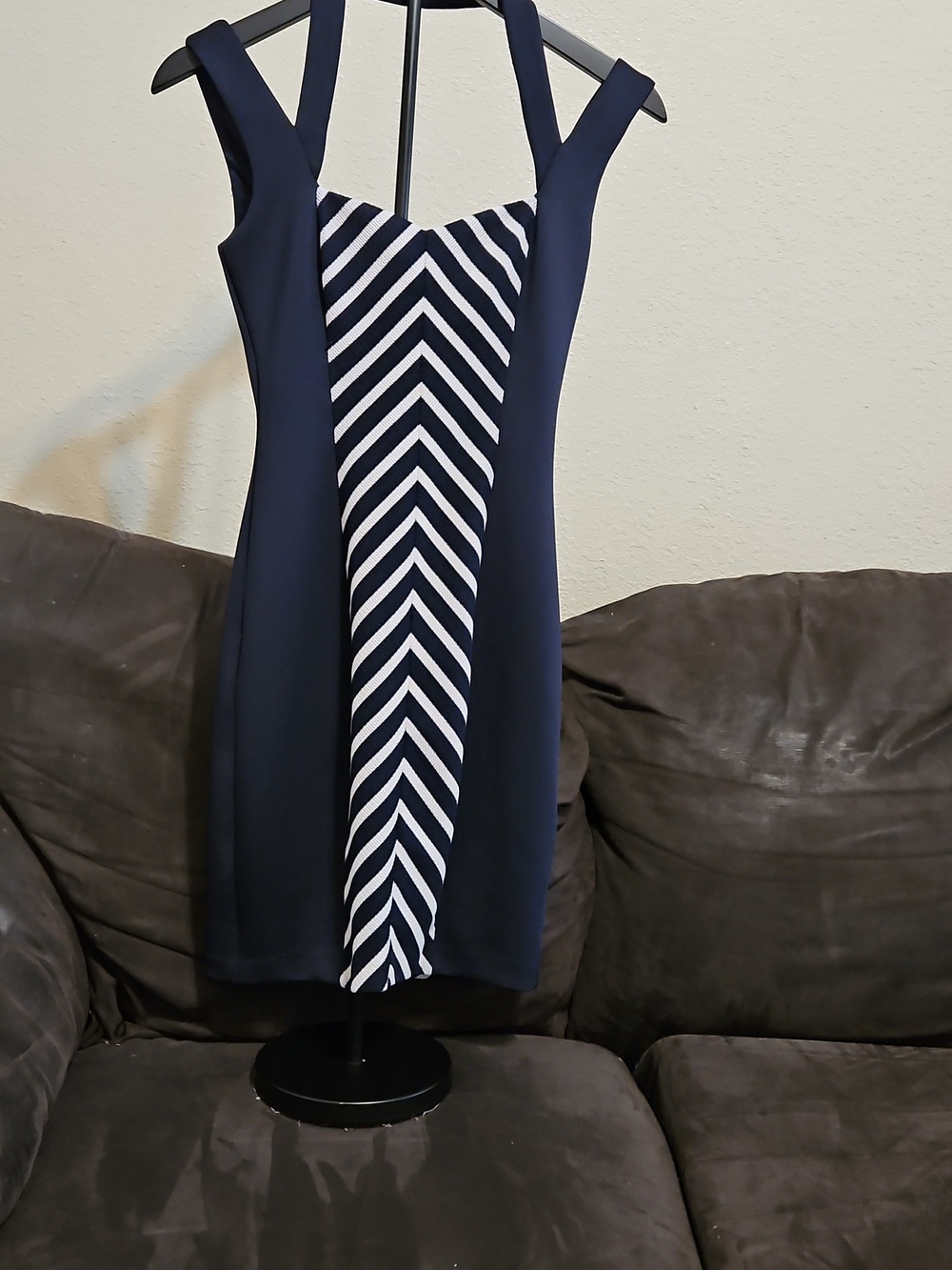 GUESS Navy and White Chevron Midi Dress - Picture 2 of 8